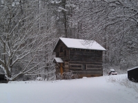 apple-house-in-snow